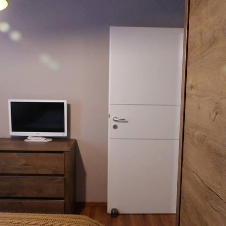 Apartament In Cartier Avantgarden Cu Semineu! Braşov Esterno foto