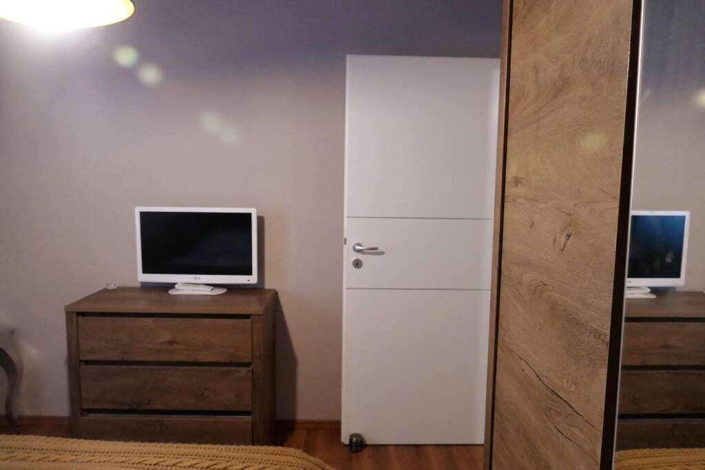 Apartament In Cartier Avantgarden Cu Semineu! Braşov Esterno foto