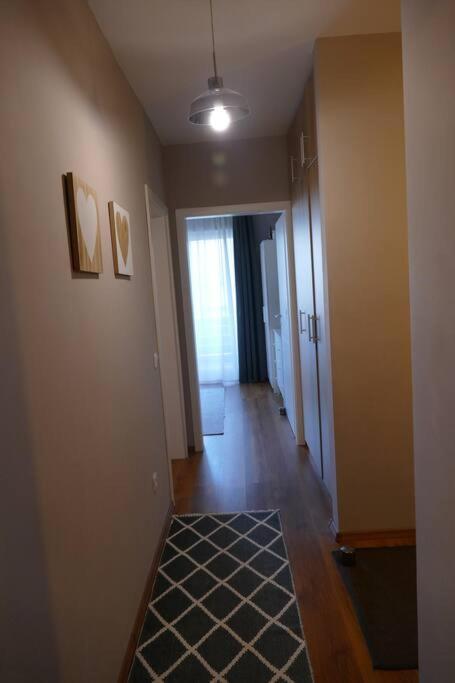 Apartament In Cartier Avantgarden Cu Semineu! Braşov Esterno foto