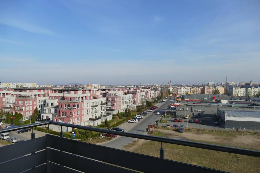 Apartament In Cartier Avantgarden Cu Semineu! Braşov Esterno foto