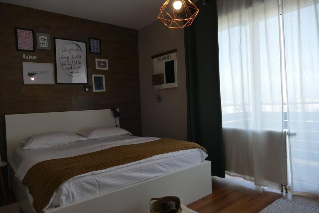 Apartament In Cartier Avantgarden Cu Semineu! Braşov Esterno foto